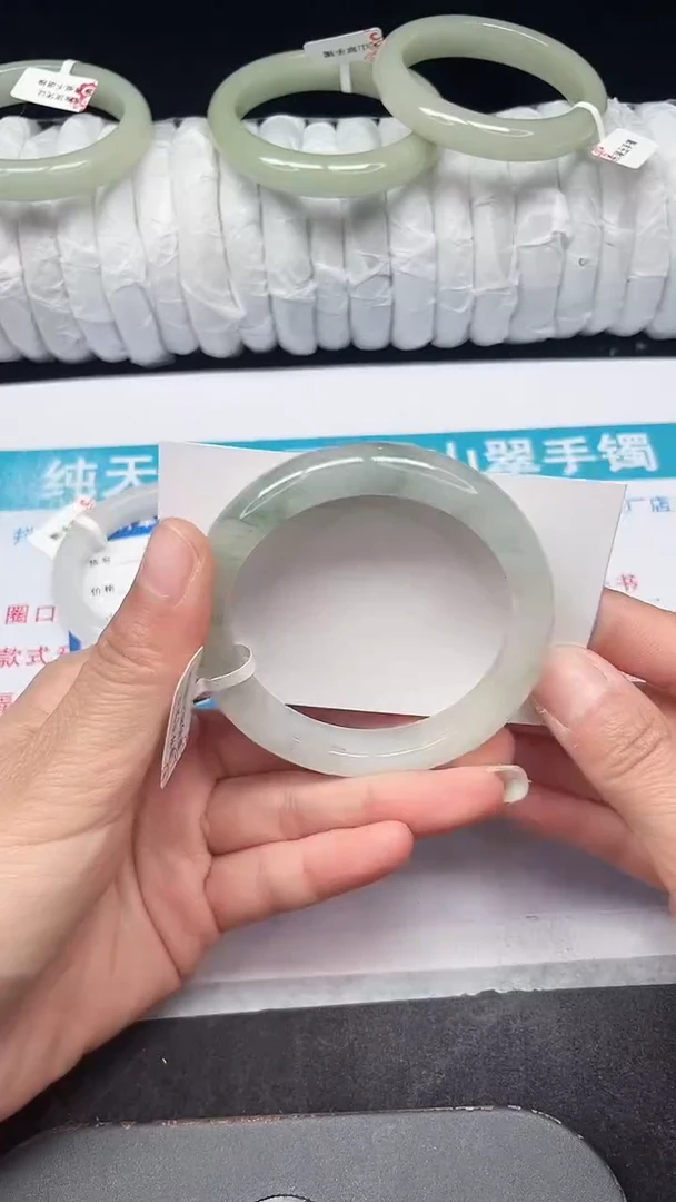 未镶嵌手镯石英质玉352-55/56