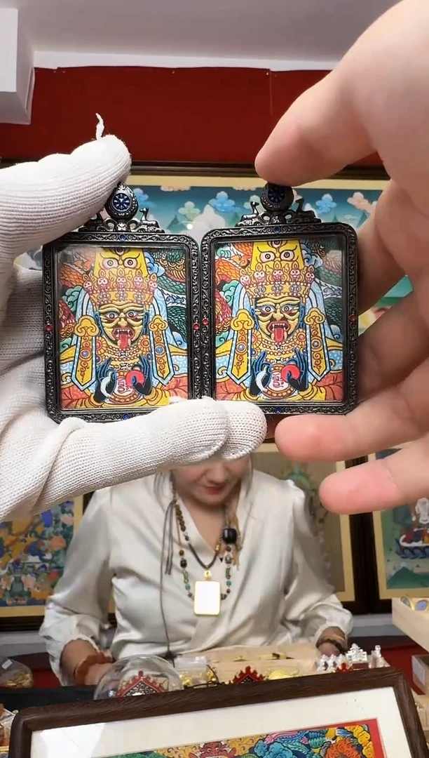 吊坠扎老师-热贡元旦唐卡画院 周毛