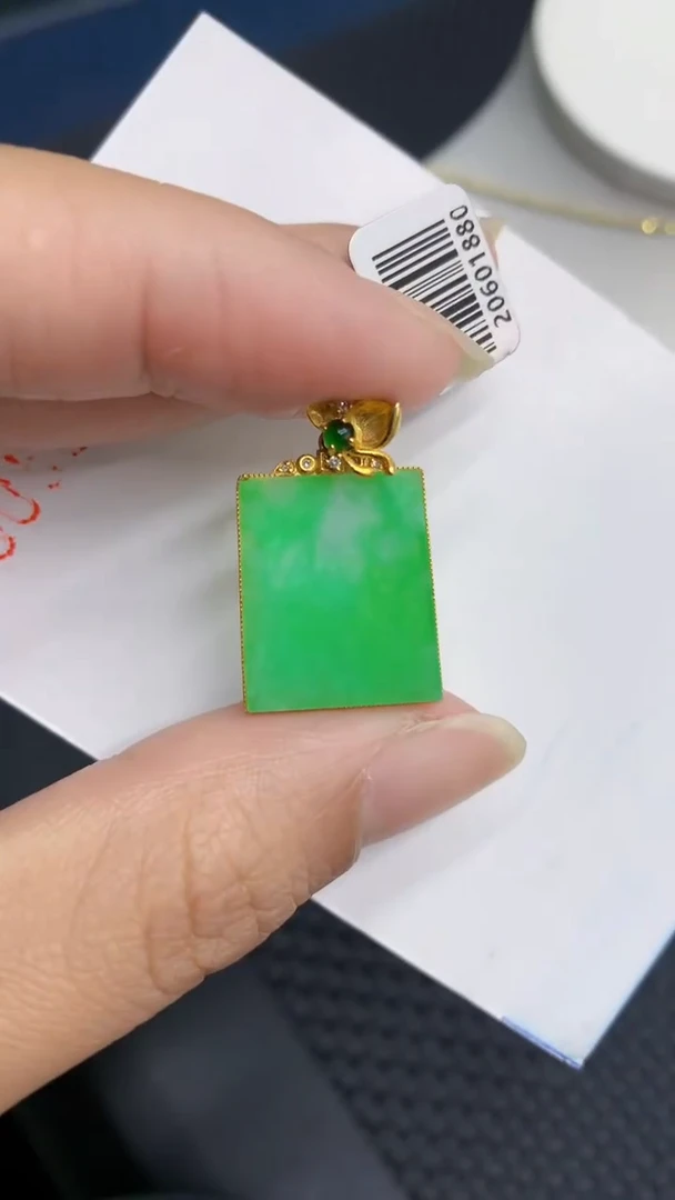 【闪购商品】翡翠颈饰18K金镶嵌            8