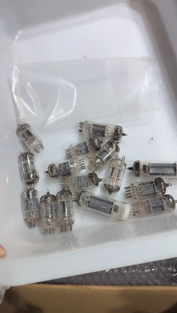 瓷片歌 815   中古商品，瑕疵品，不保好坏。