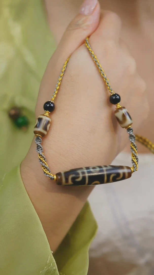 未镶嵌颈饰玛瑙/玉髓（覆膜）多样性发其一 3眼莲师