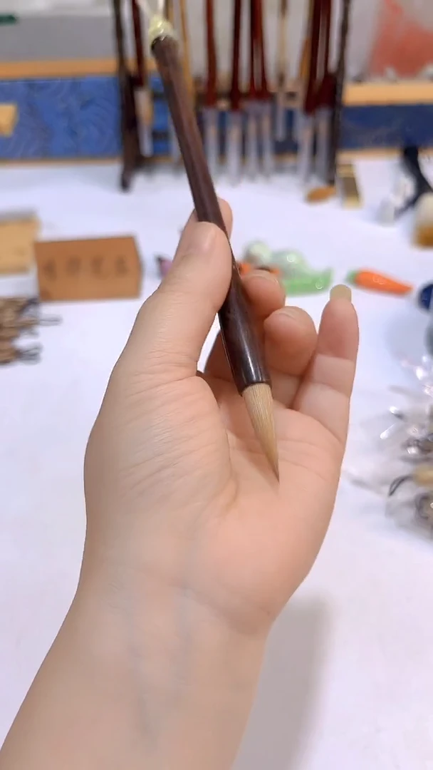 荧光黄狼北尾中楷毛笔1支