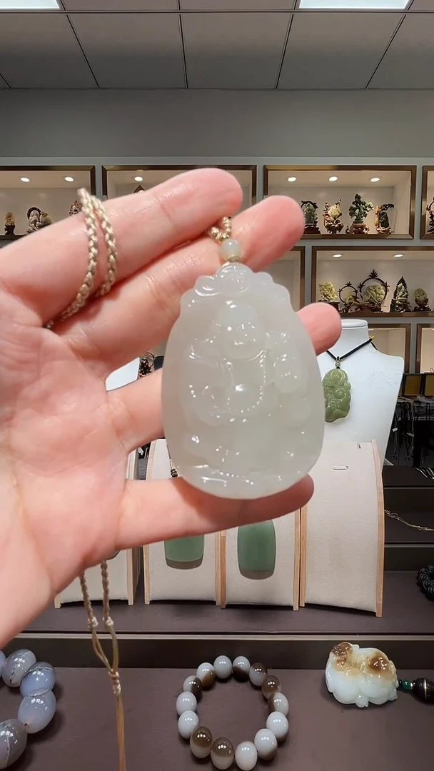 和田玉未镶嵌颈饰苏