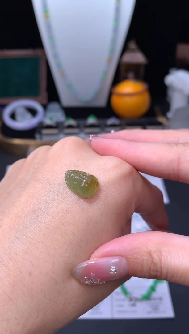 未镶嵌定制翡翠48小时鉴赏期 退货不扣服务费