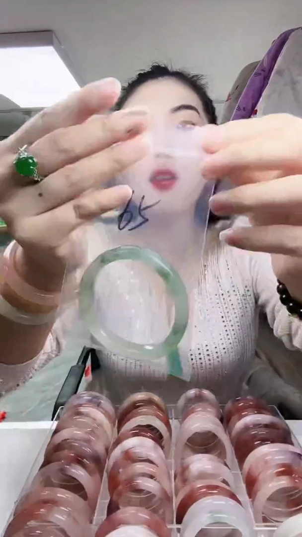 未镶嵌手镯石英质玉新疆天山翠手镯 58-59全口 纹裂微瑕