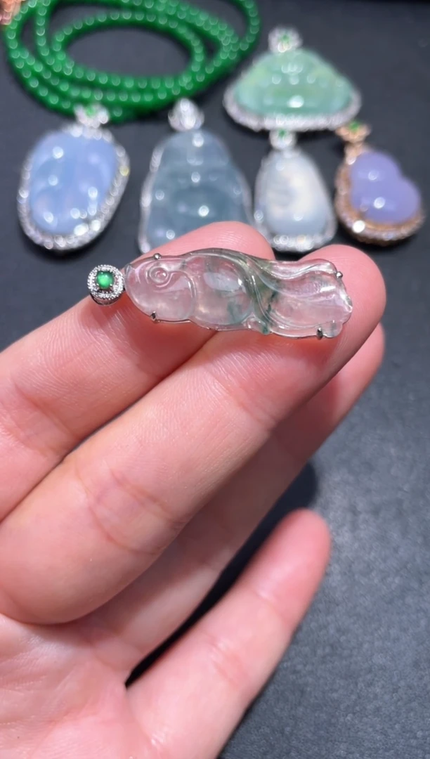 颈饰18K金镶嵌翡翠8