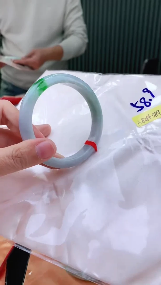 未镶嵌手镯翡翠58+