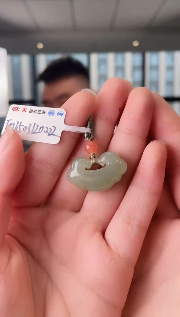 和田玉未镶嵌颈饰锁 xp