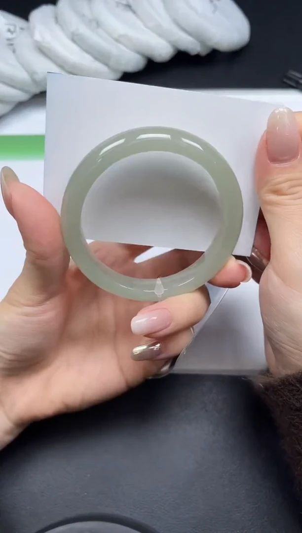 未镶嵌手镯石英质玉018-5354