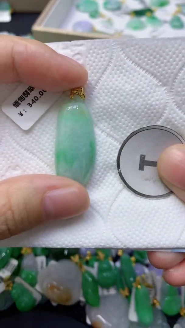 颈饰未镶嵌翡翠天然缅甸翡翠A货