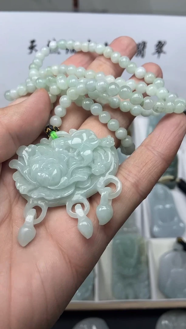 颈饰未镶嵌翡翠花开富贵