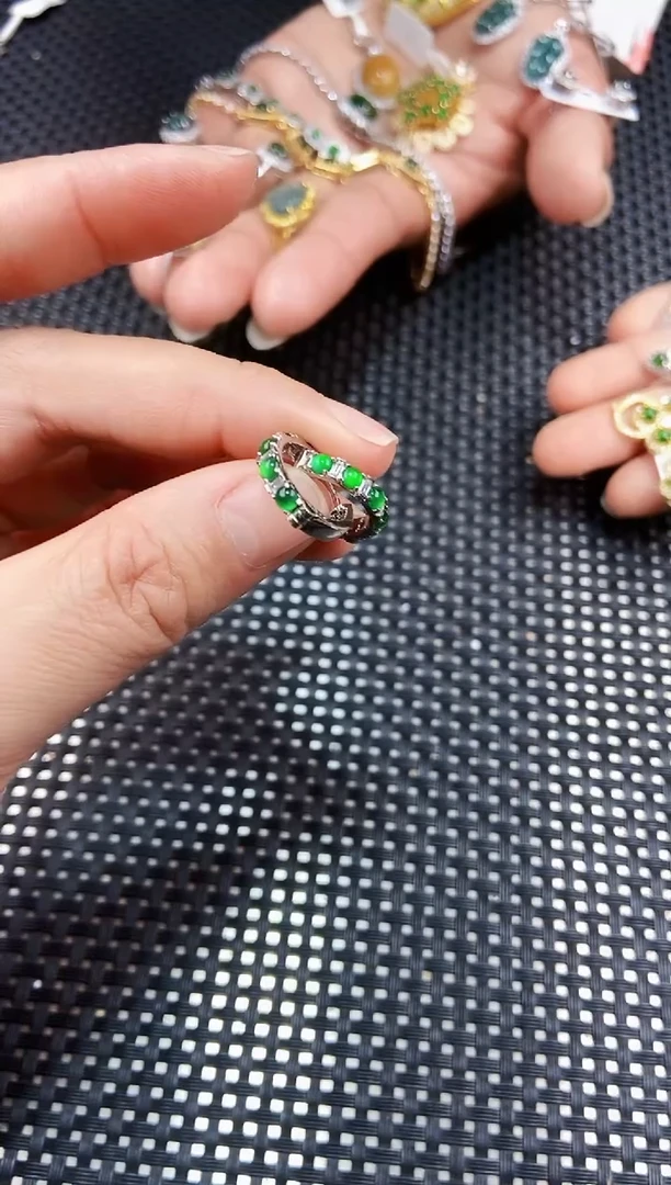 【闪购商品】翡翠耳饰未镶嵌111111111