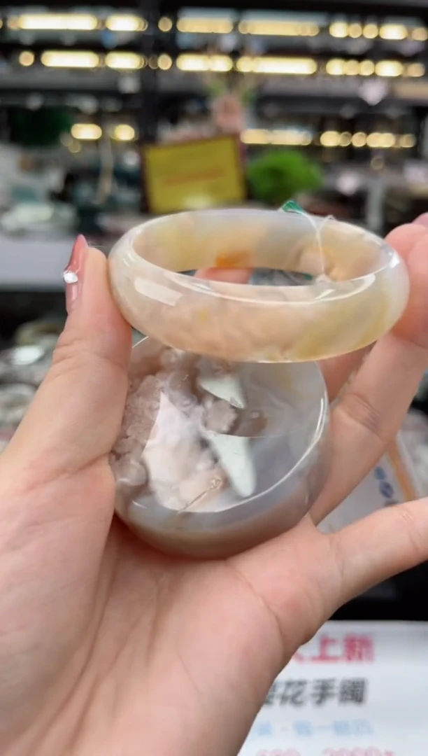 【闪购商品】石英质玉手镯未镶嵌56圈口（赠品镯心）1570069