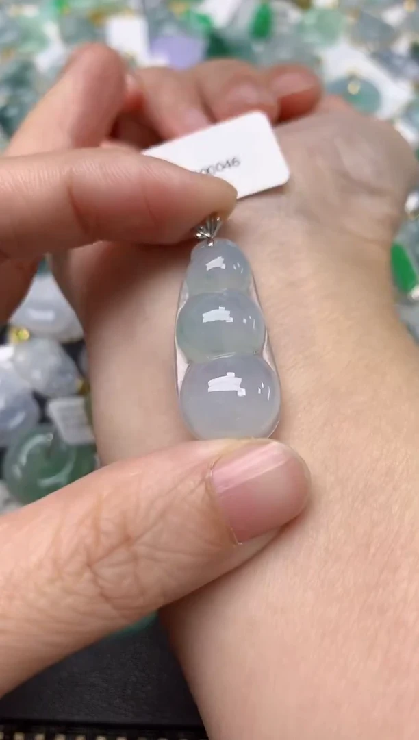 颈饰18K金镶嵌翡翠天然缅甸A货翡翠