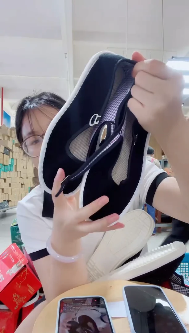 何航清仓款黑方口36码63号