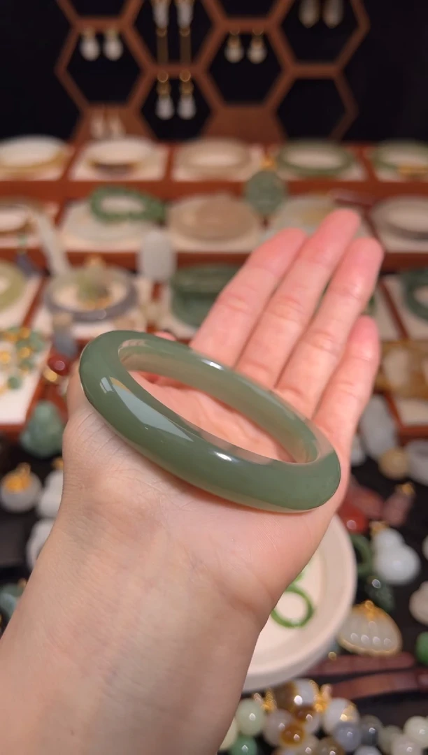 未镶嵌手镯和田玉58