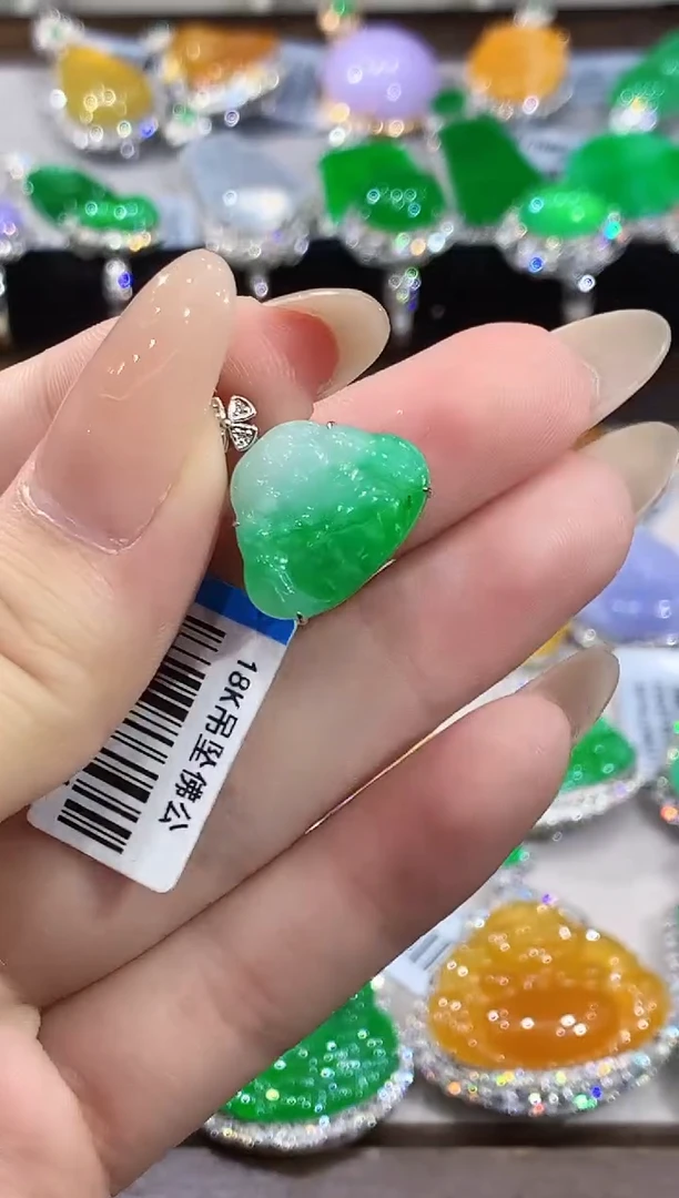 吊坠(不含链)18K金镶嵌翡翠L多样性发其一