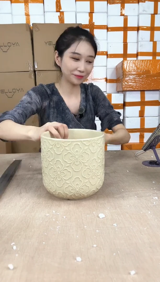 浮雕花朵浅绿中号18x17