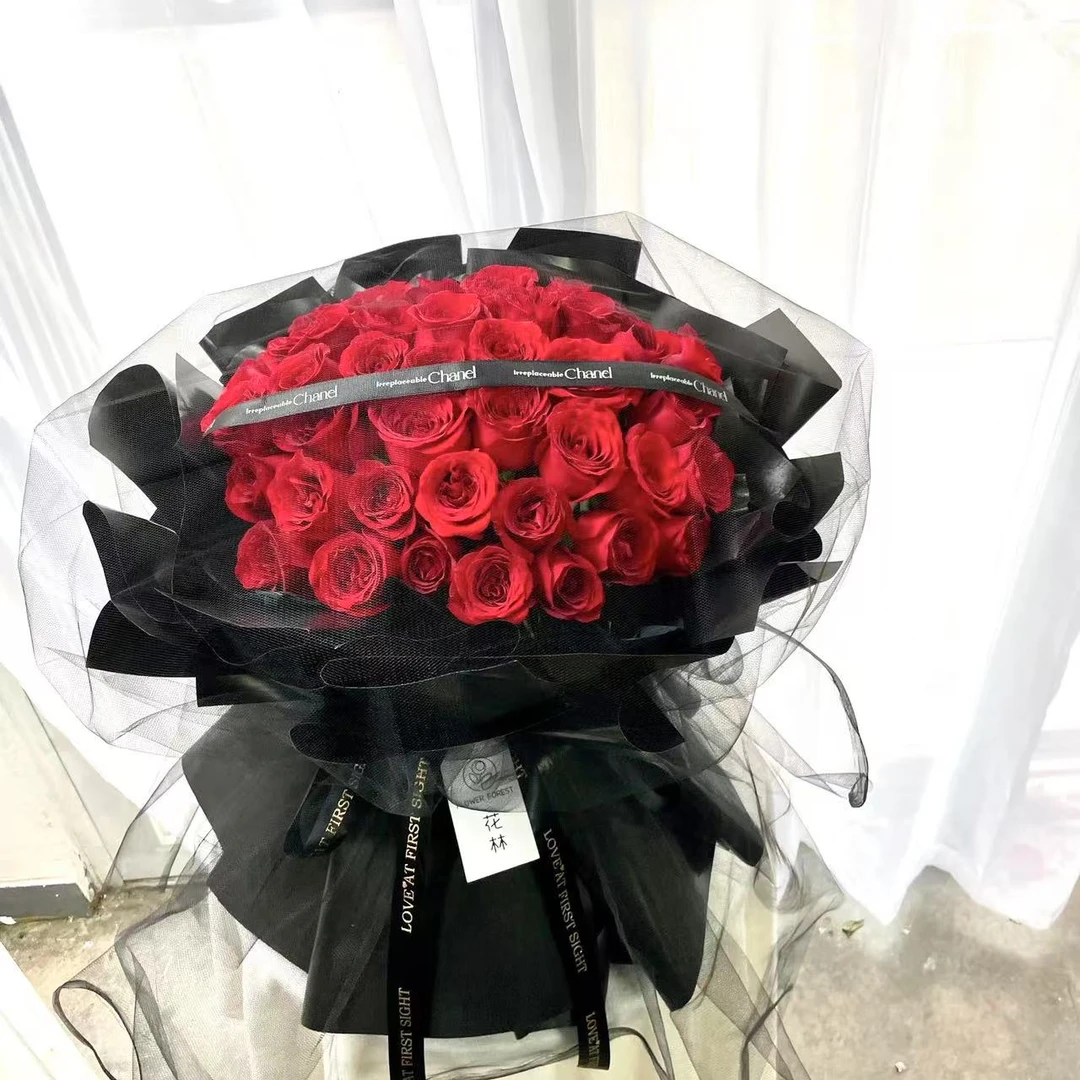 情人节花束送爱人33红玫瑰黑色经典包装送老婆女朋友鲜花同城配送小时达