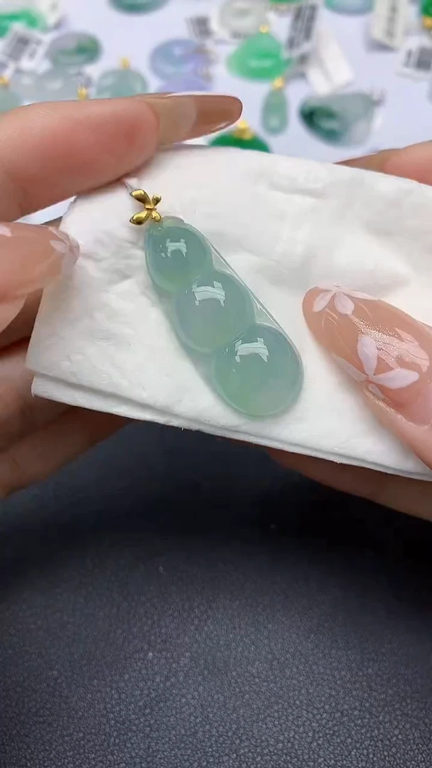 颈饰18K金镶嵌翡翠a货假一赔三支持复检百元上9元证书费自理