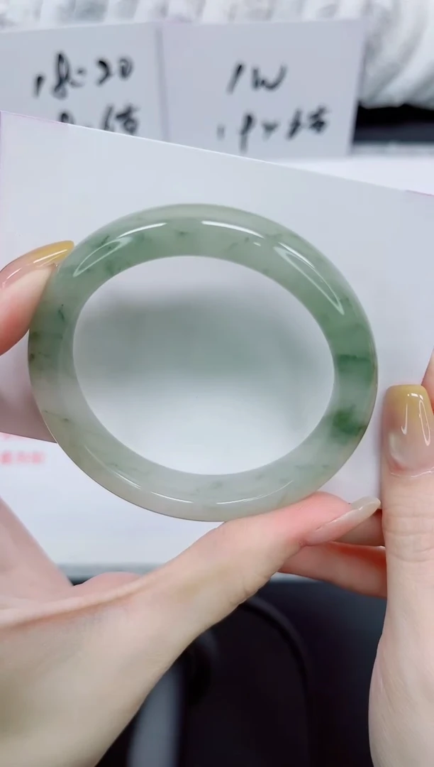 石英质玉手镯未镶嵌308