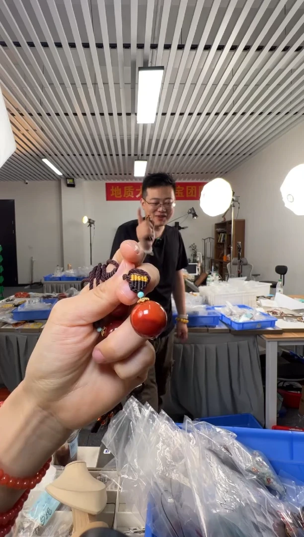 南红玛瑙未镶嵌项链南红玛瑙圆珠约17-18mm大龙珠项链