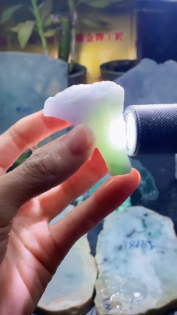 未镶嵌挂件翡翠小雨204