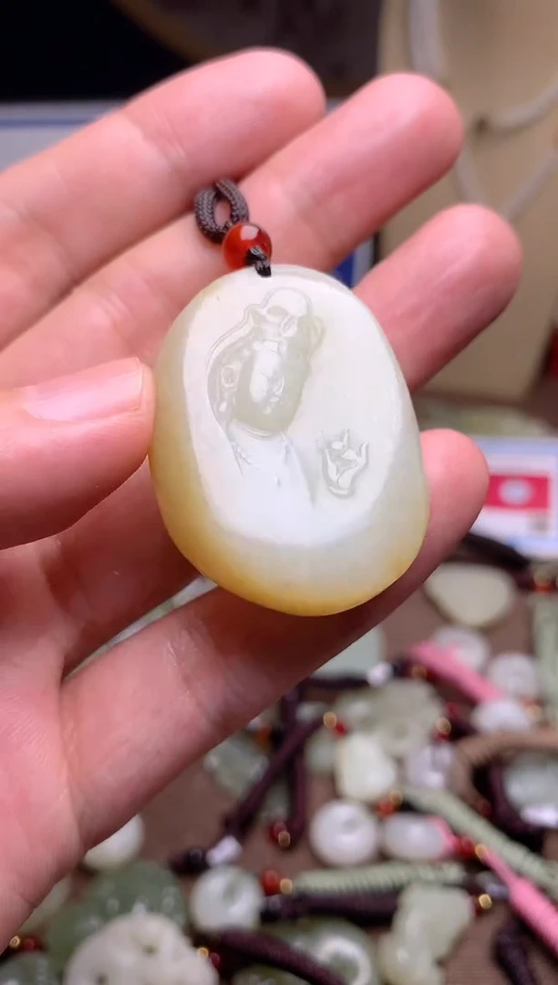 颈饰未镶嵌和田玉1