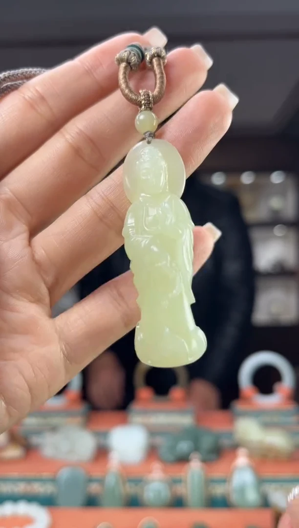 颈饰未镶嵌和田玉佩佩