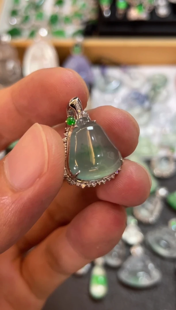 翡翠18K金镶嵌吊坠(不含链)福瓜