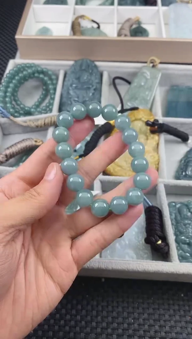 翡翠未镶嵌颈饰