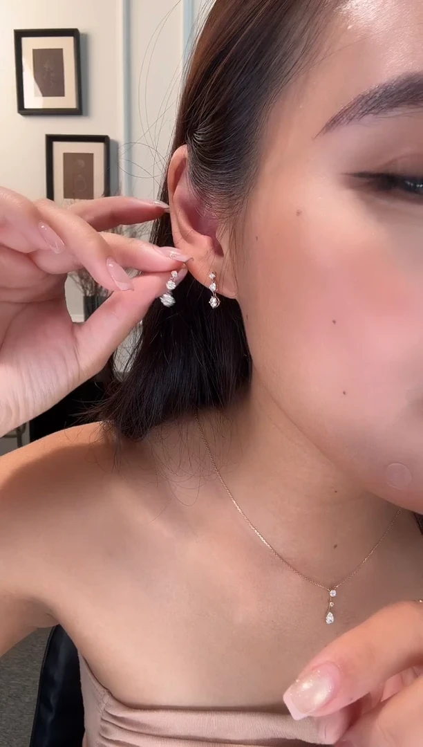 18K金镶嵌耳饰实验室培育钻石三钻耳坠