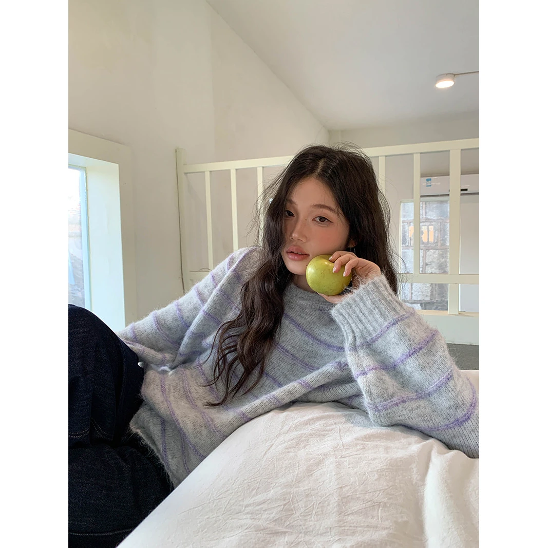 画中漫步！冬日柔软的2%羊毛条纹宽松毛衣WS56137