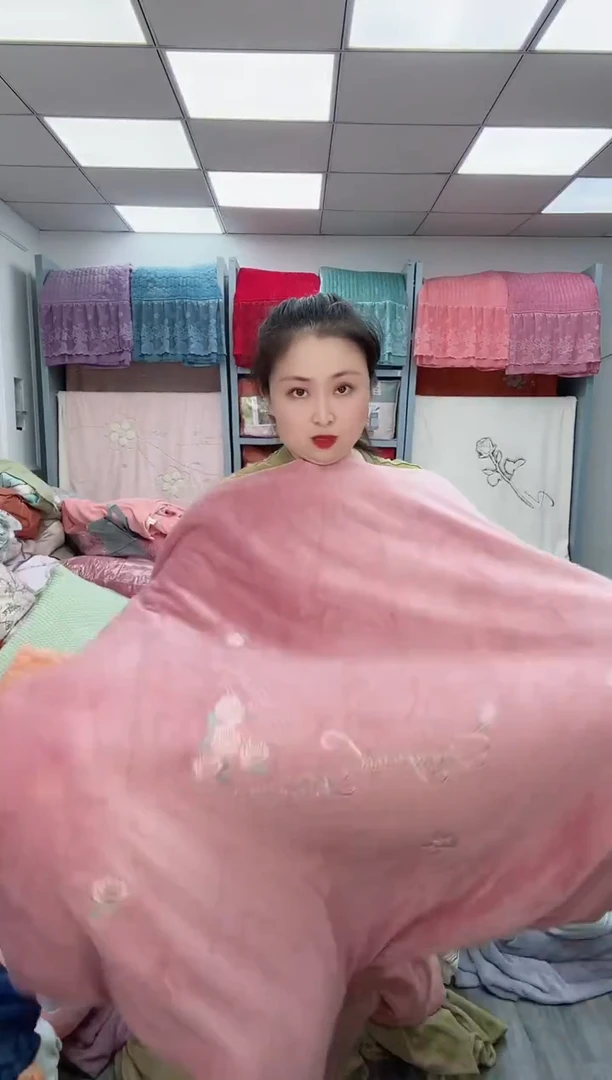 聚酯纤维聚酯纤维单被套 豆沙 绣花