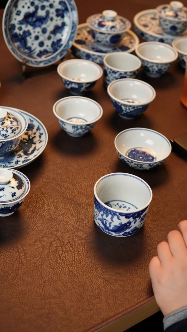 鱼藻纹直口主人杯