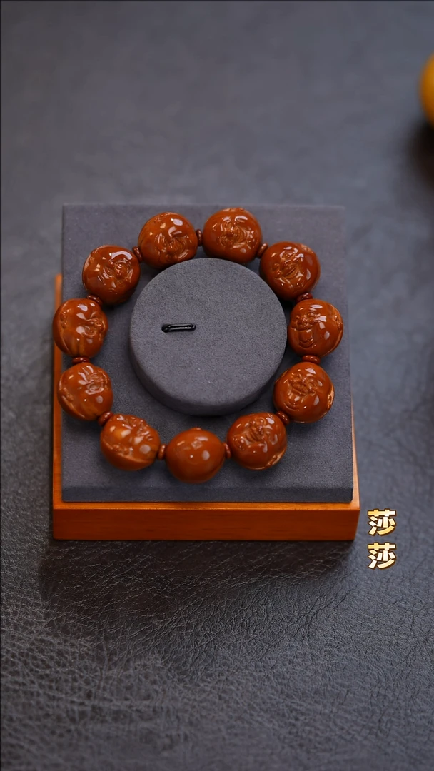 吊坠橄榄核十分开心