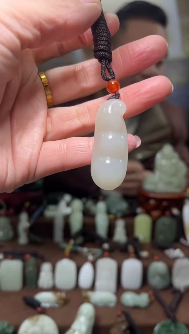 颈饰未镶嵌和田玉·
