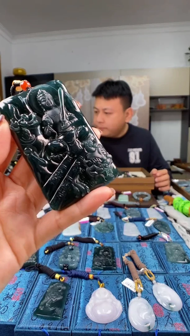 颈饰未镶嵌翡翠多样性发其一