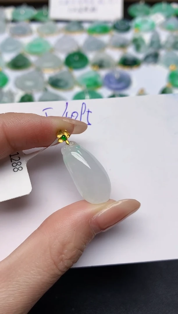 颈饰18K金镶嵌翡翠天然缅甸A货翡翠百元以上9元证书费自理