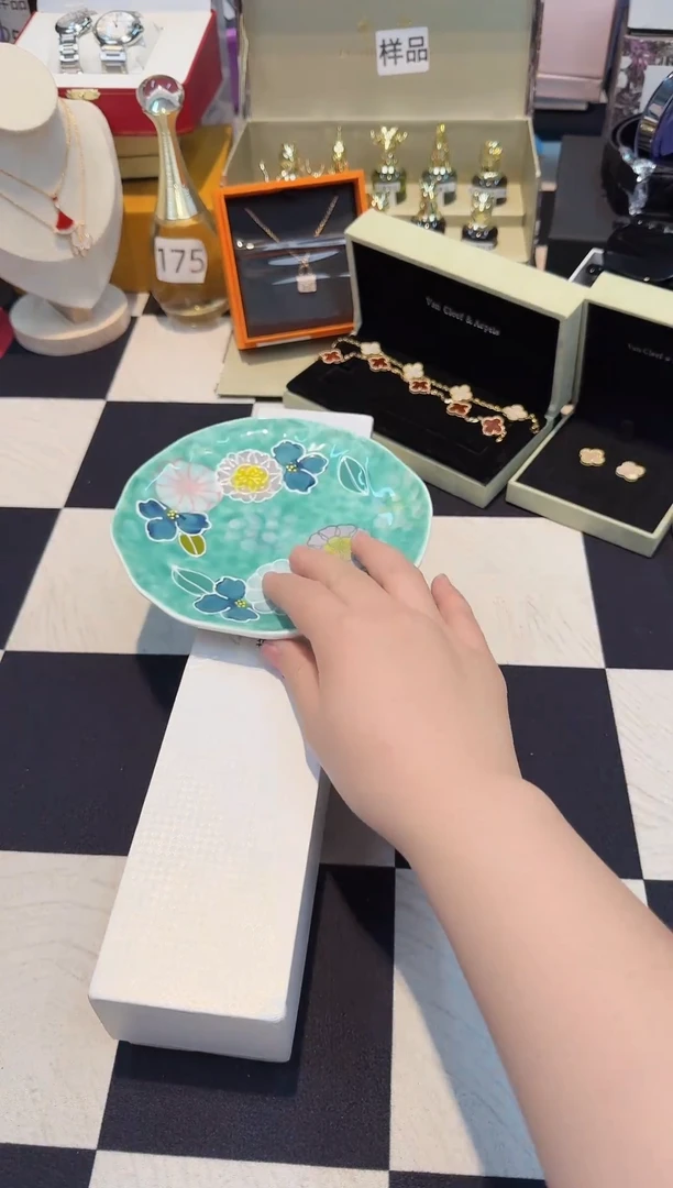 瓷片-----------