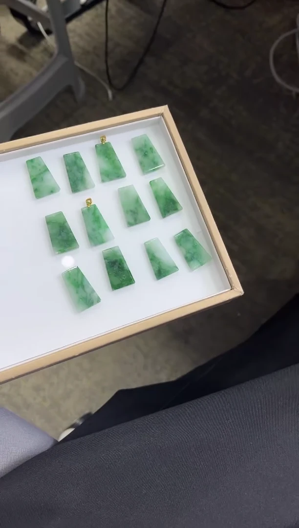颈饰18K金镶嵌翡翠K307/多样性发一件/配绳子