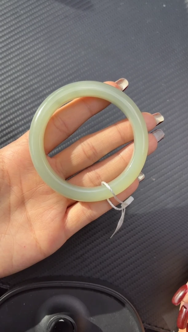 未镶嵌手镯和田玉且末近矿微色差高青白57+手镯