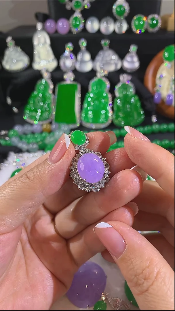 颈饰未镶嵌翡翠吊坠