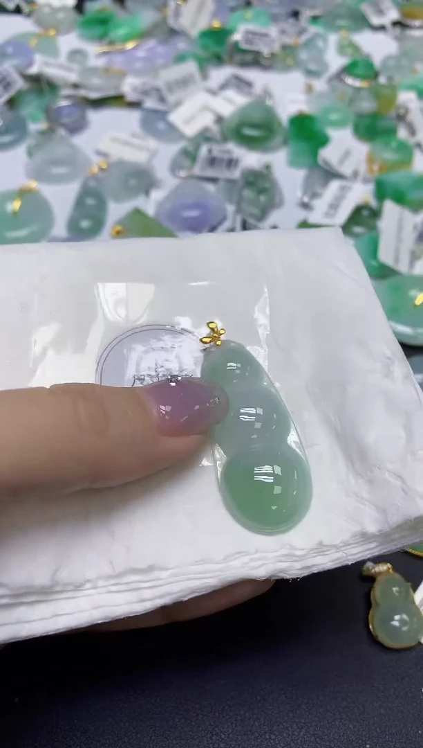 颈饰18K金镶嵌翡翠天然缅甸翡翠A货百元以上9元证书费自理