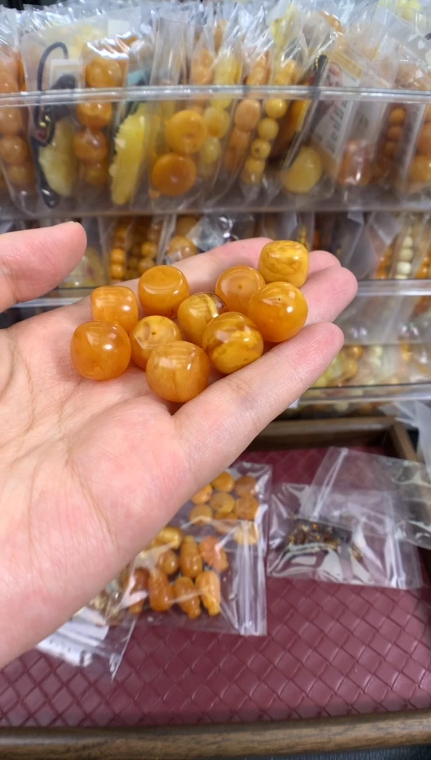 蜜蜡未镶嵌珠宝奇石多样性发一件