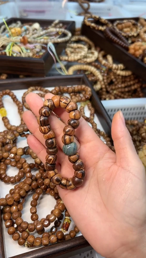 贡木手串/手链卡12mm左右 蒜瓣大肠 设计款单圈