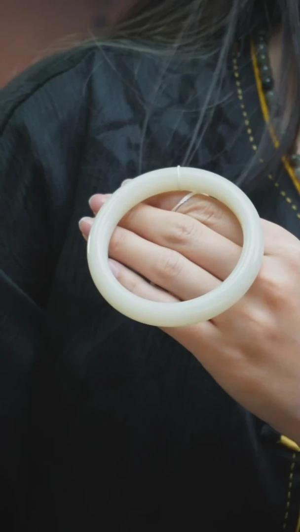 未镶嵌手镯和田玉星*G12    57