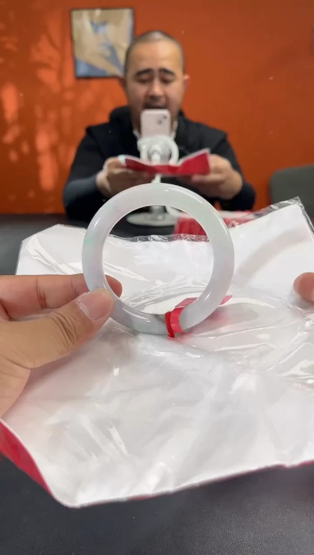 未镶嵌手镯翡翠56