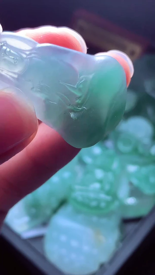 未镶嵌定制翡翠琳****?毛货翡翠定制