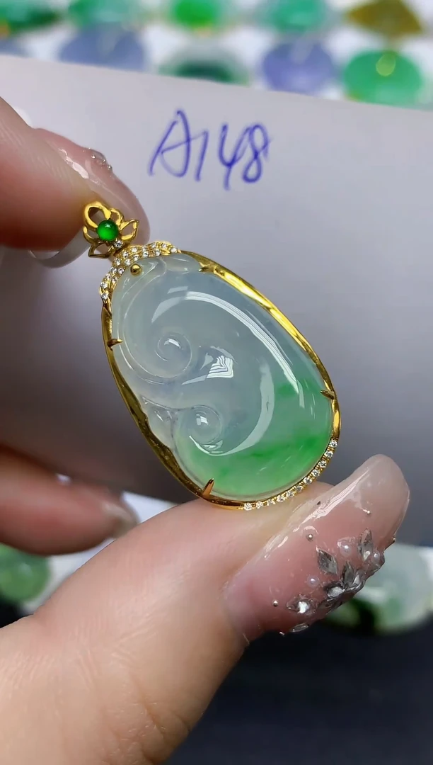 颈饰18K金镶嵌翡翠天然缅甸翡翠A货翡翠百元以上9元证书费自理